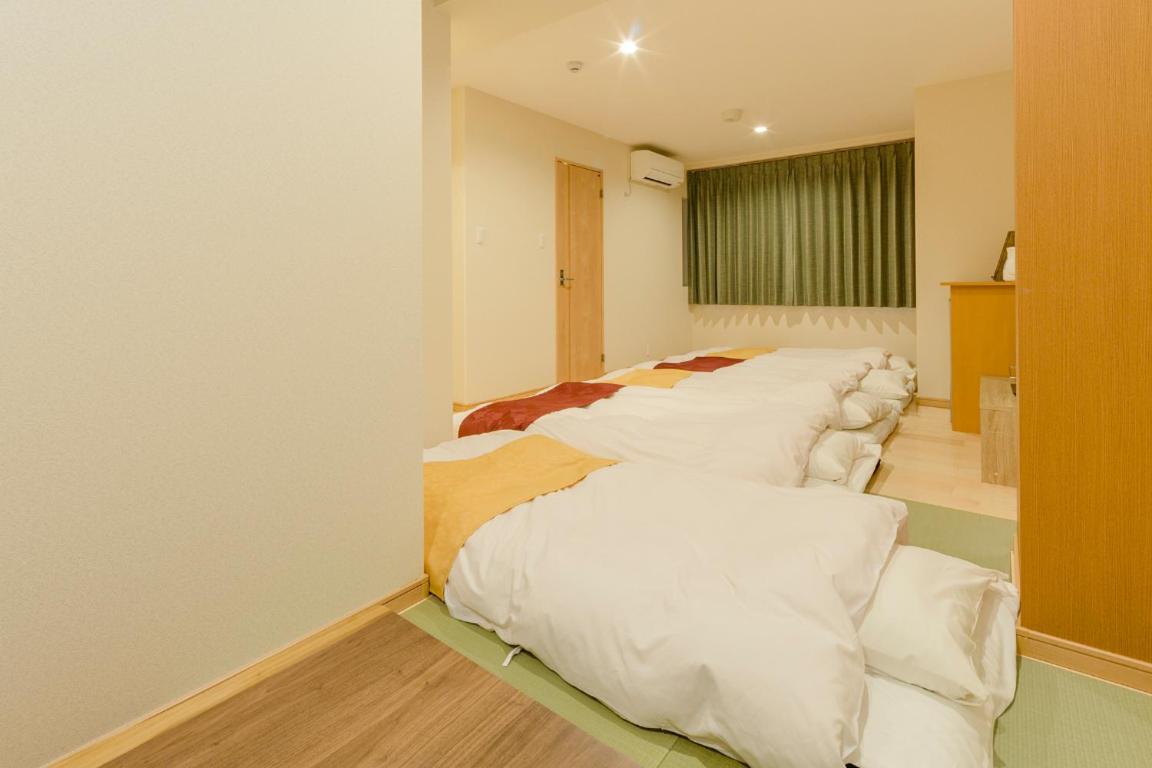 Shijo Omiya Guesthouse And Hotel Кіото Екстер'єр фото